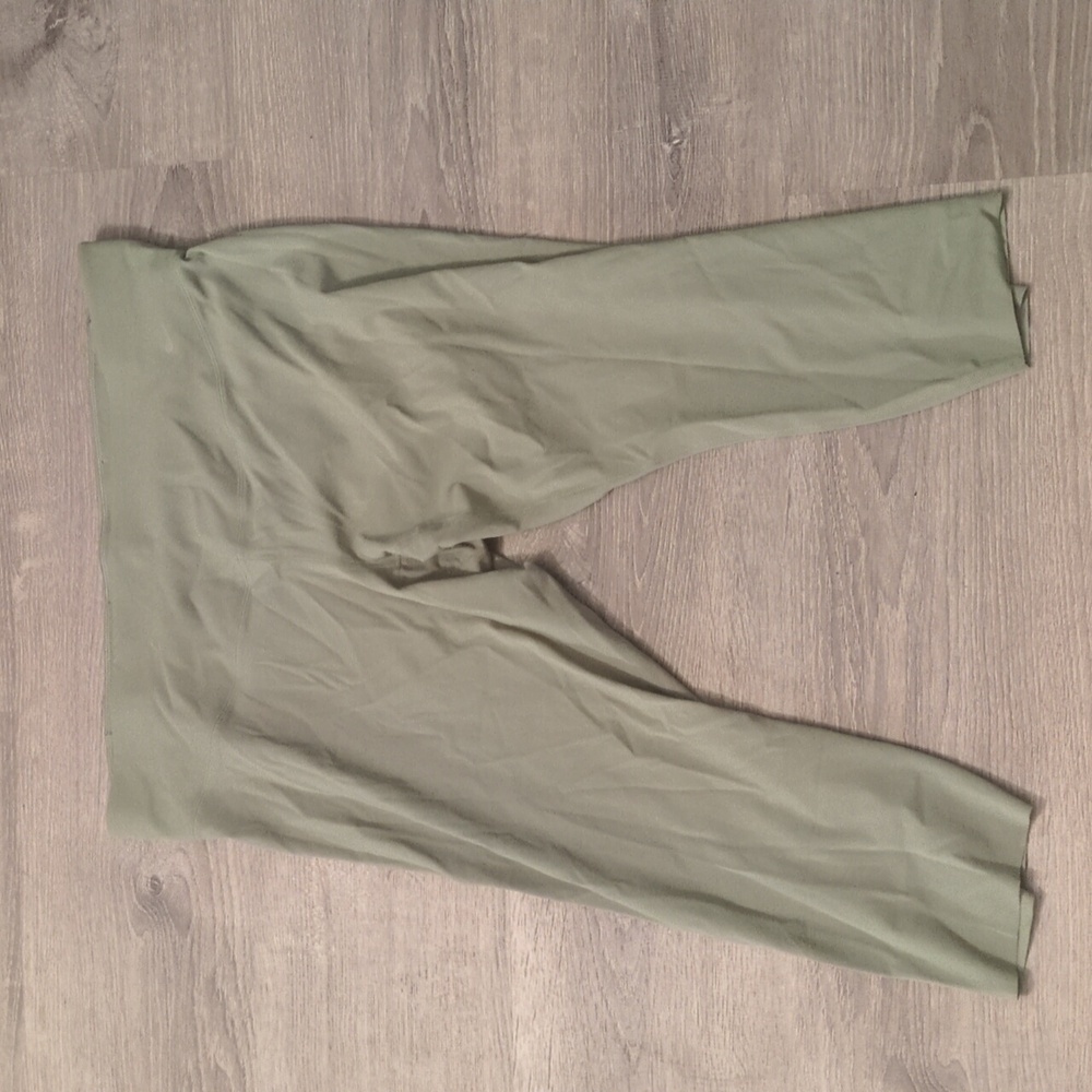 Nike green zenvy cropped leggings size 2X
